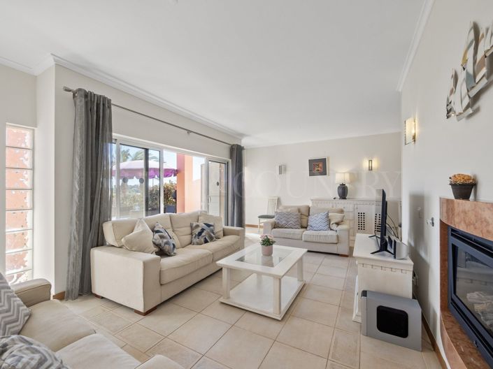 Image No.6-3 Bed Townhouse for sale