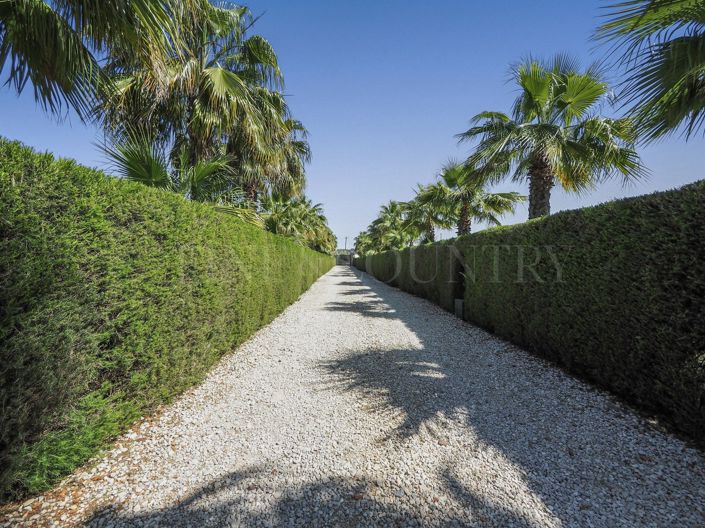 Image No.18-4 Bed Property for sale