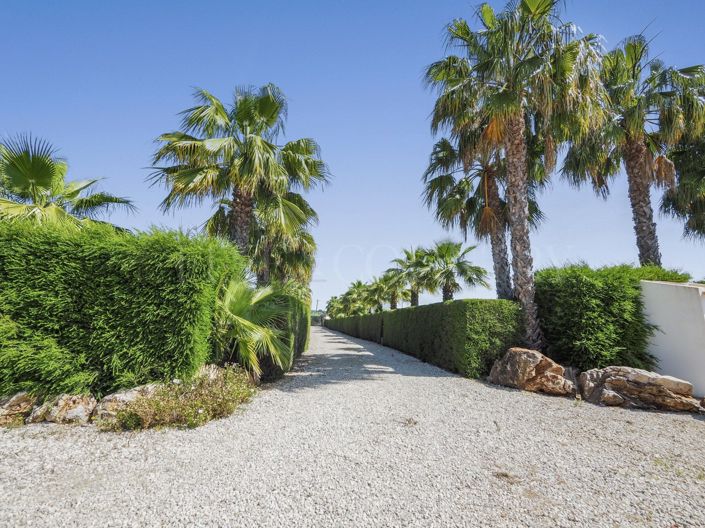 Image No.19-4 Bed Property for sale