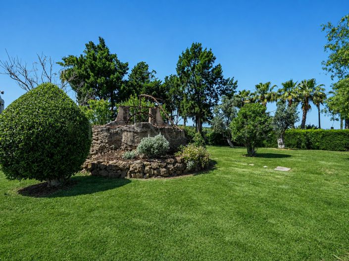 Image No.30-4 Bed Property for sale