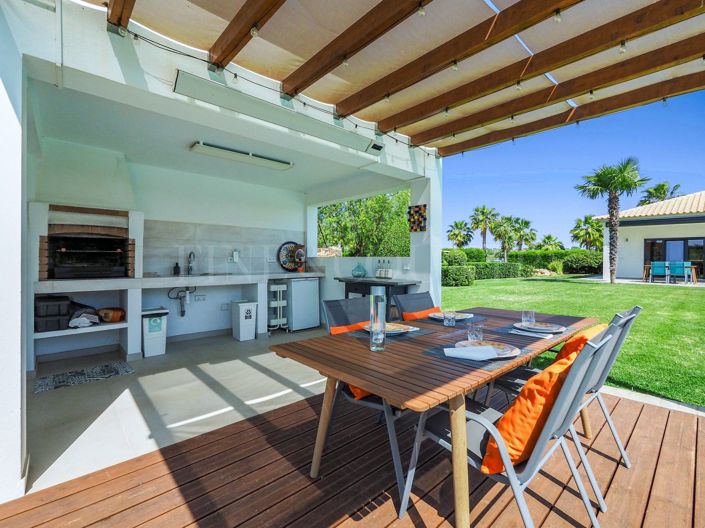 Image No.32-4 Bed Property for sale