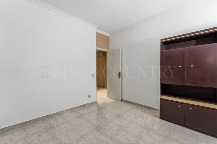 Image No.18-4 Bed Townhouse for sale