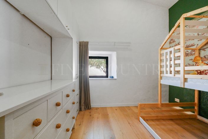 Image No.24-3 Bed Property for sale