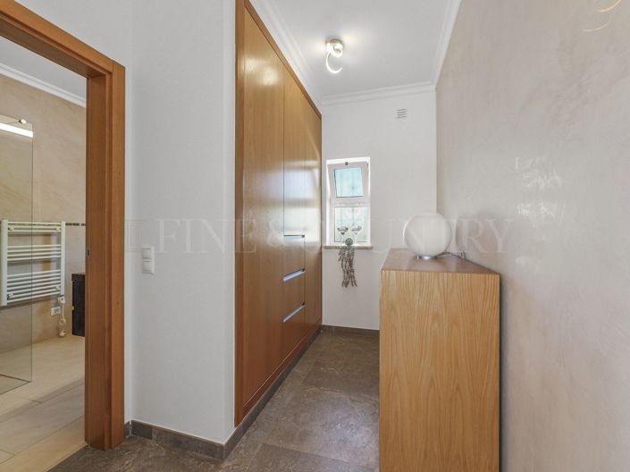 Image No.16-3 Bed Property for sale