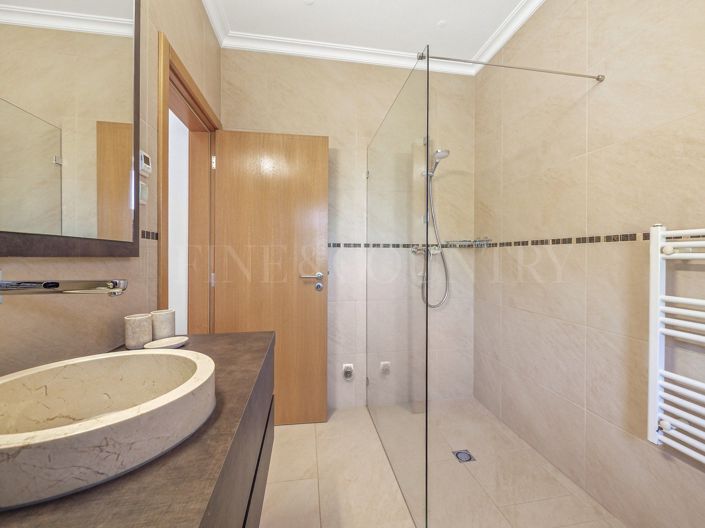 Image No.17-3 Bed Property for sale
