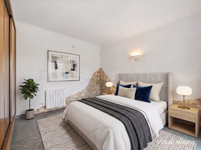 Image No.19-3 Bed Property for sale