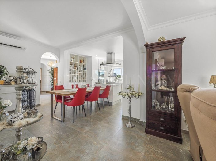 Image No.3-3 Bed Property for sale