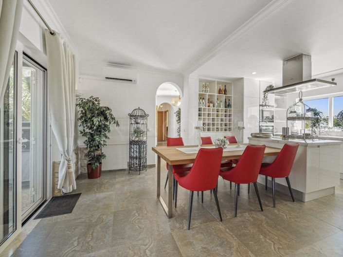 Image No.4-3 Bed Property for sale