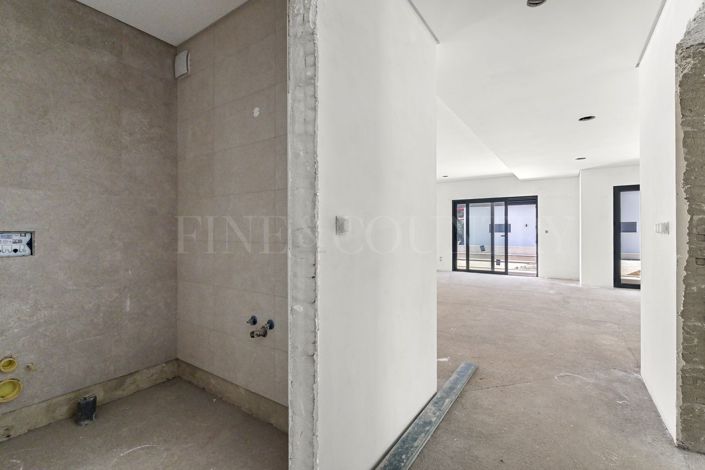 Image No.14-3 Bed Property for sale