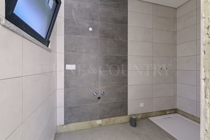 Image No.20-3 Bed Property for sale