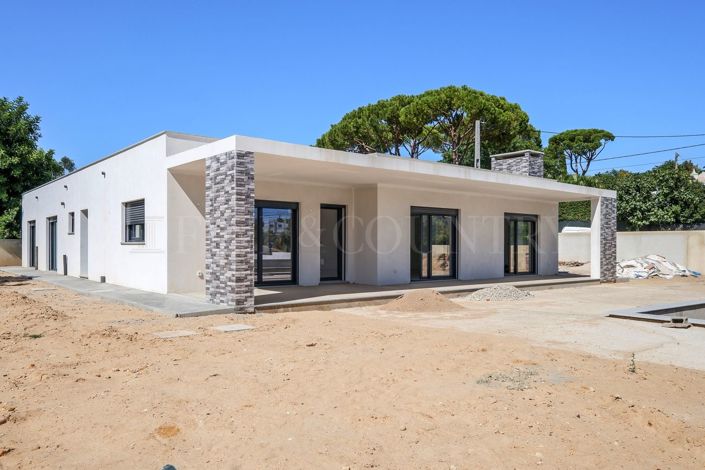 Image No.21-3 Bed Property for sale