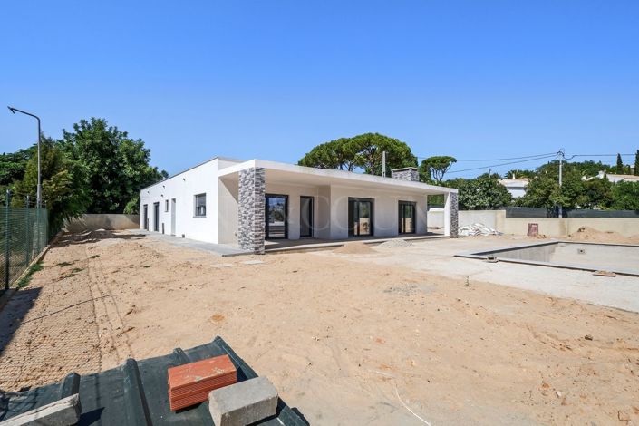 Image No.22-3 Bed Property for sale
