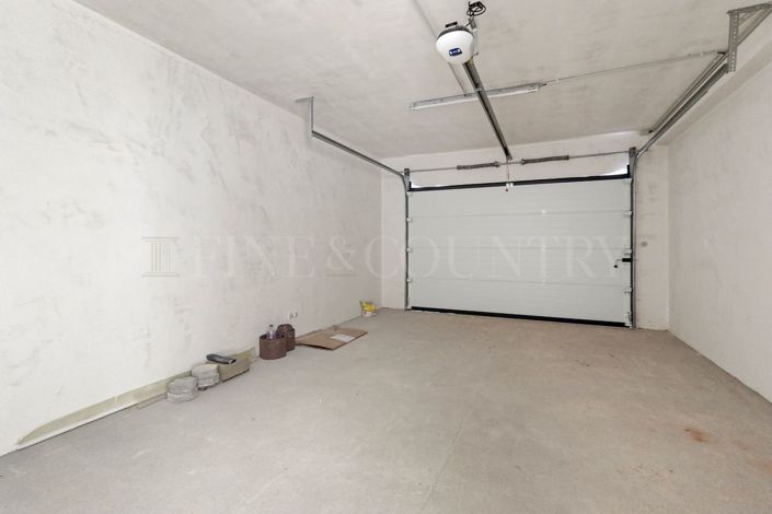 Image No.24-3 Bed Property for sale