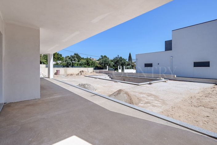 Image No.28-3 Bed Property for sale