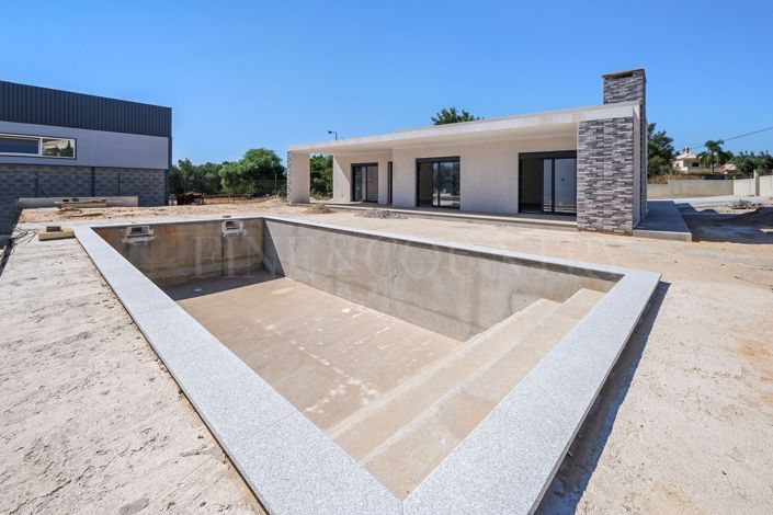 Image No.35-3 Bed Property for sale