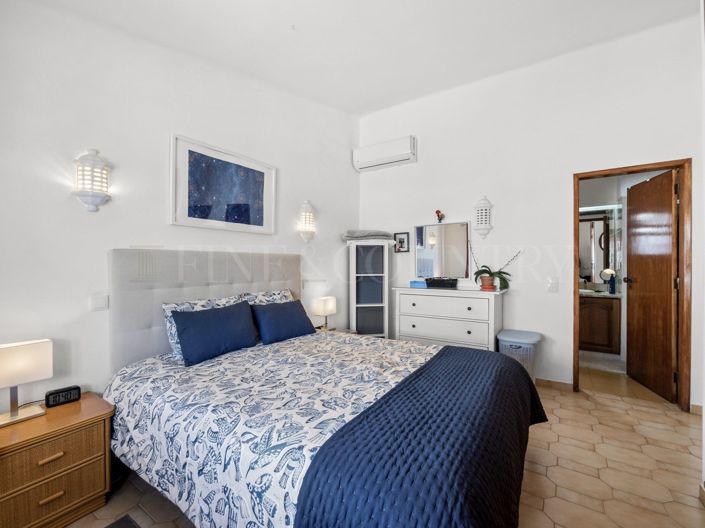 Image No.16-2 Bed Property for sale