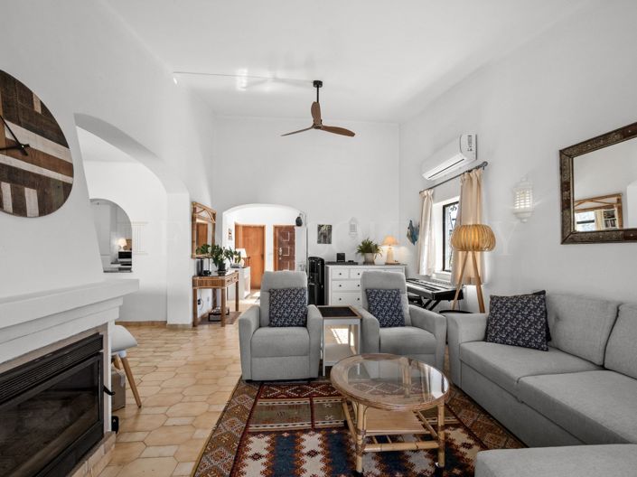 Image No.9-2 Bed Property for sale
