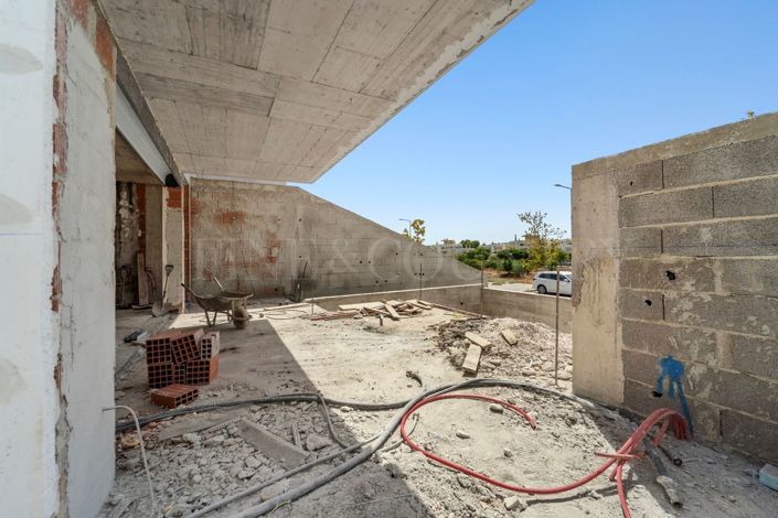 Image No.13-4 Bed Property for sale