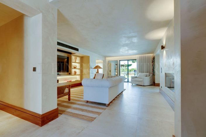 Image No.19-5 Bed Property for sale