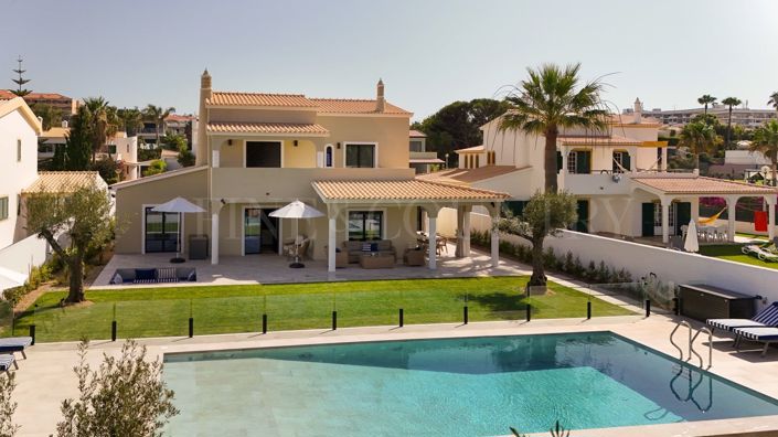 Image No.40-5 Bed Property for sale