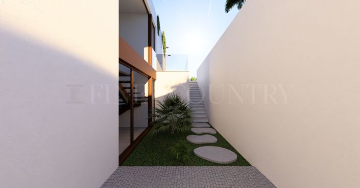 Image No.35-7 Bed Property for sale