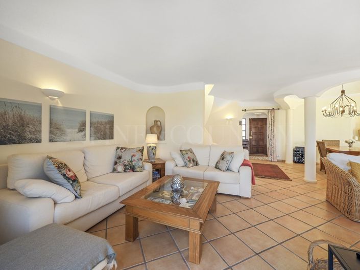 Image No.11-2 Bed Townhouse for sale
