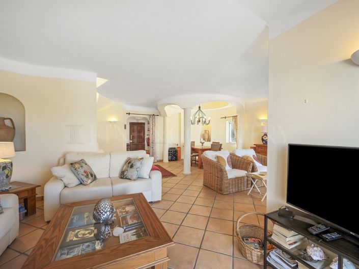 Image No.16-2 Bed Townhouse for sale