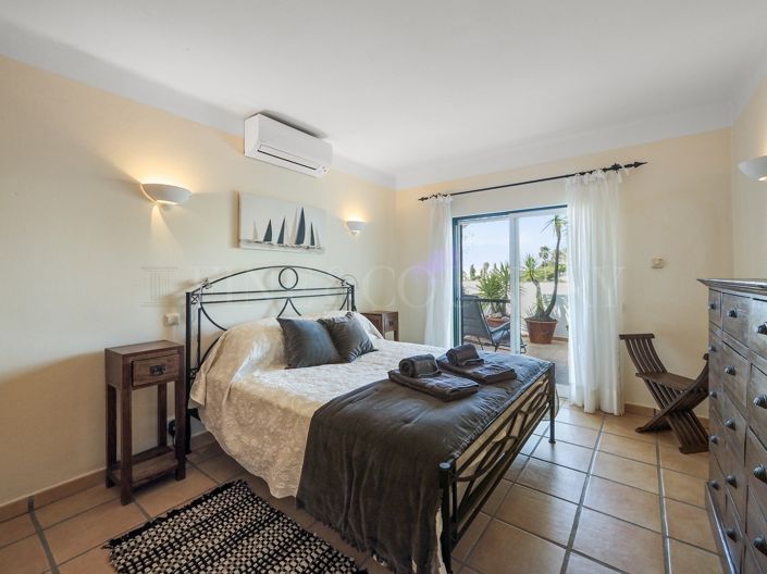 Image No.19-2 Bed Townhouse for sale