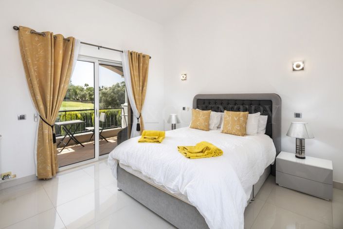 Image No.22-5 Bed Property for sale