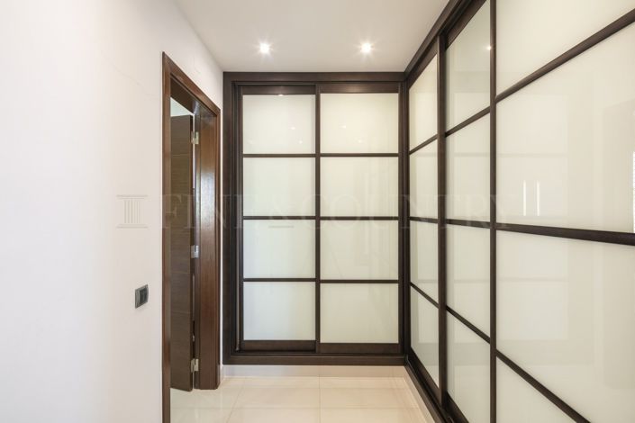 Image No.27-5 Bed Property for sale