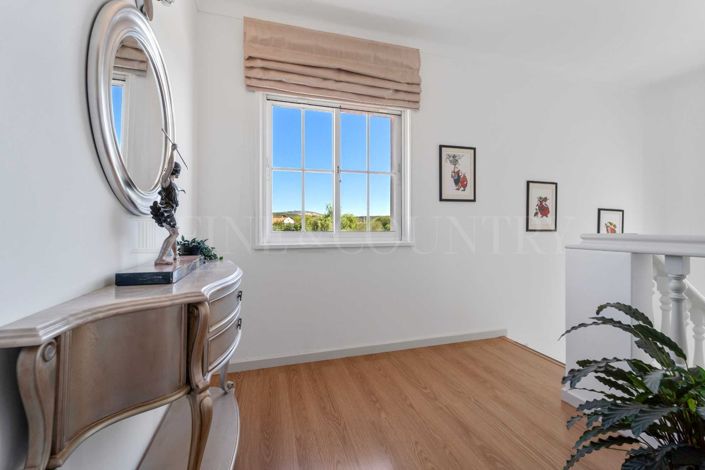 Image No.14-4 Bed Property for sale