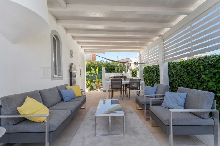 Image No.40-4 Bed Property for sale