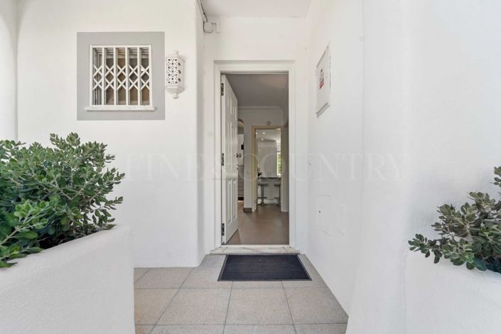 Image No.5-4 Bed Property for sale