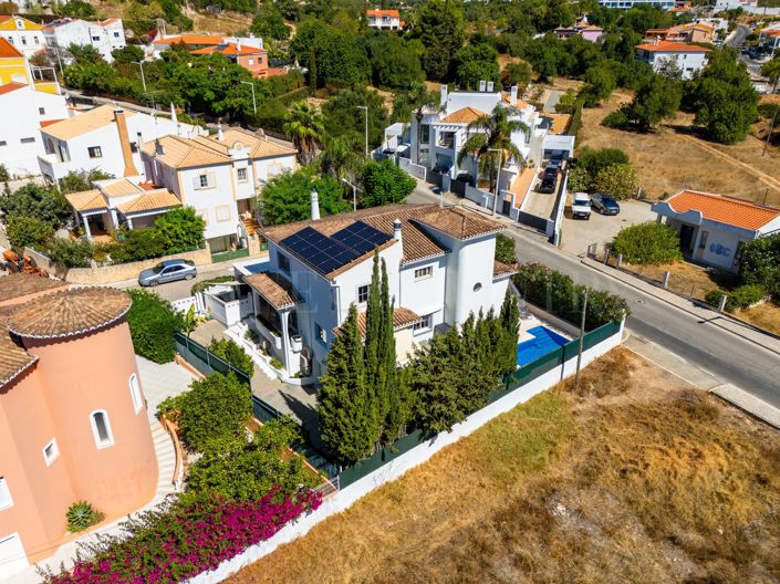 Image No.48-4 Bed Property for sale