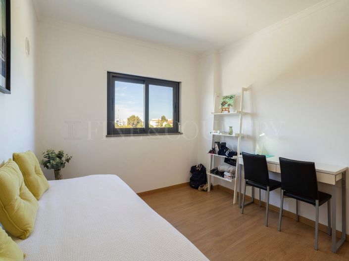 Image No.25-3 Bed Apartment for sale