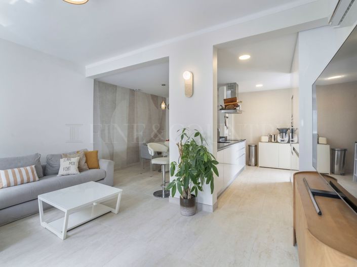 Image No.10-3 Bed Townhouse for sale