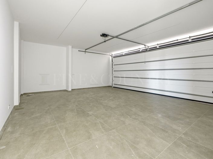 Image No.35-4 Bed Property for sale