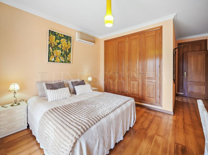 Image No.22-4 Bed Property for sale