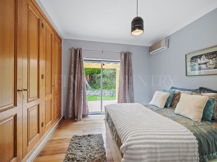 Image No.25-4 Bed Property for sale