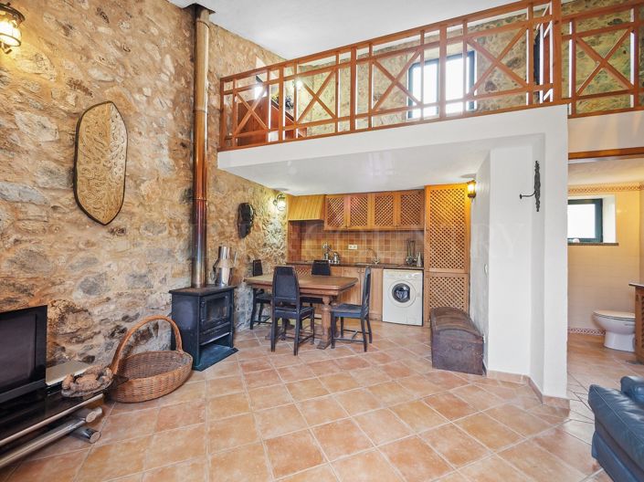Image No.32-4 Bed Property for sale