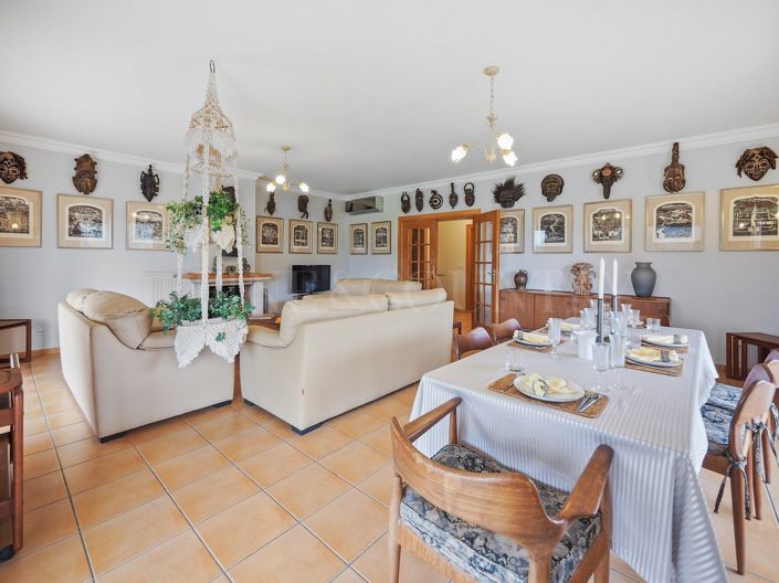 Image No.7-4 Bed Property for sale