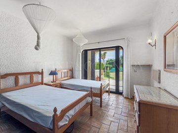 2104-384643-53692adbb4d7b8272cdc4cb7055921f49