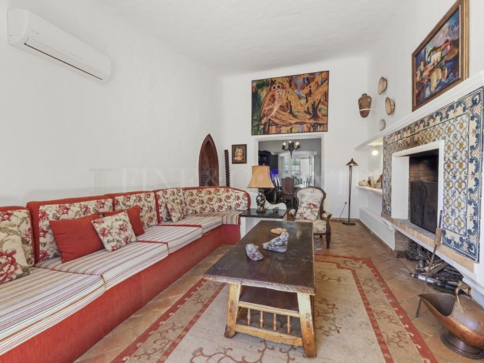 Image No.14-3 Bed Property for sale