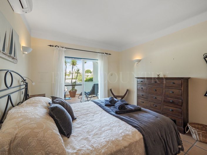 Image No.21-2 Bed Townhouse for sale