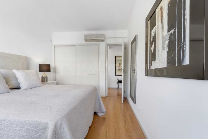 Image No.26-4 Bed Property for sale