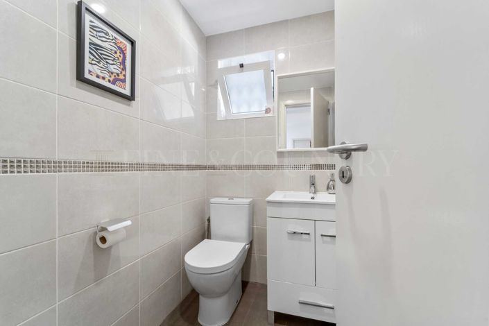 Image No.28-4 Bed Property for sale