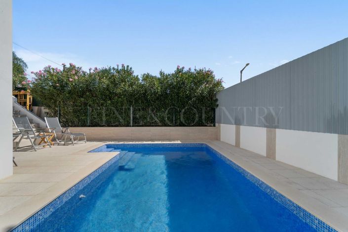 Image No.38-4 Bed Property for sale