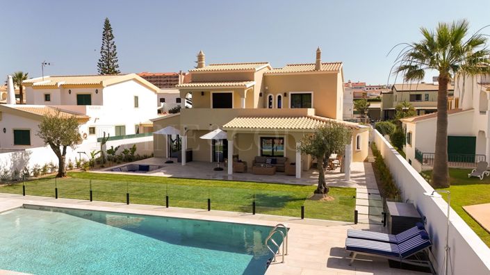 Image No.4-5 Bed Property for sale