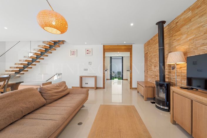 Image No.17-3 Bed Townhouse for sale