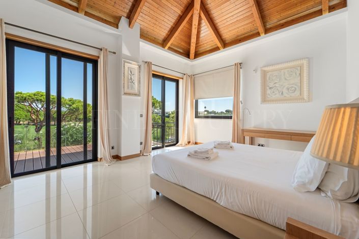 Image No.25-3 Bed Townhouse for sale